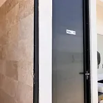 Central Playa Del Carmen Master Suite With Rooftop Pool And Gym Wifi Free Parking Near Beach