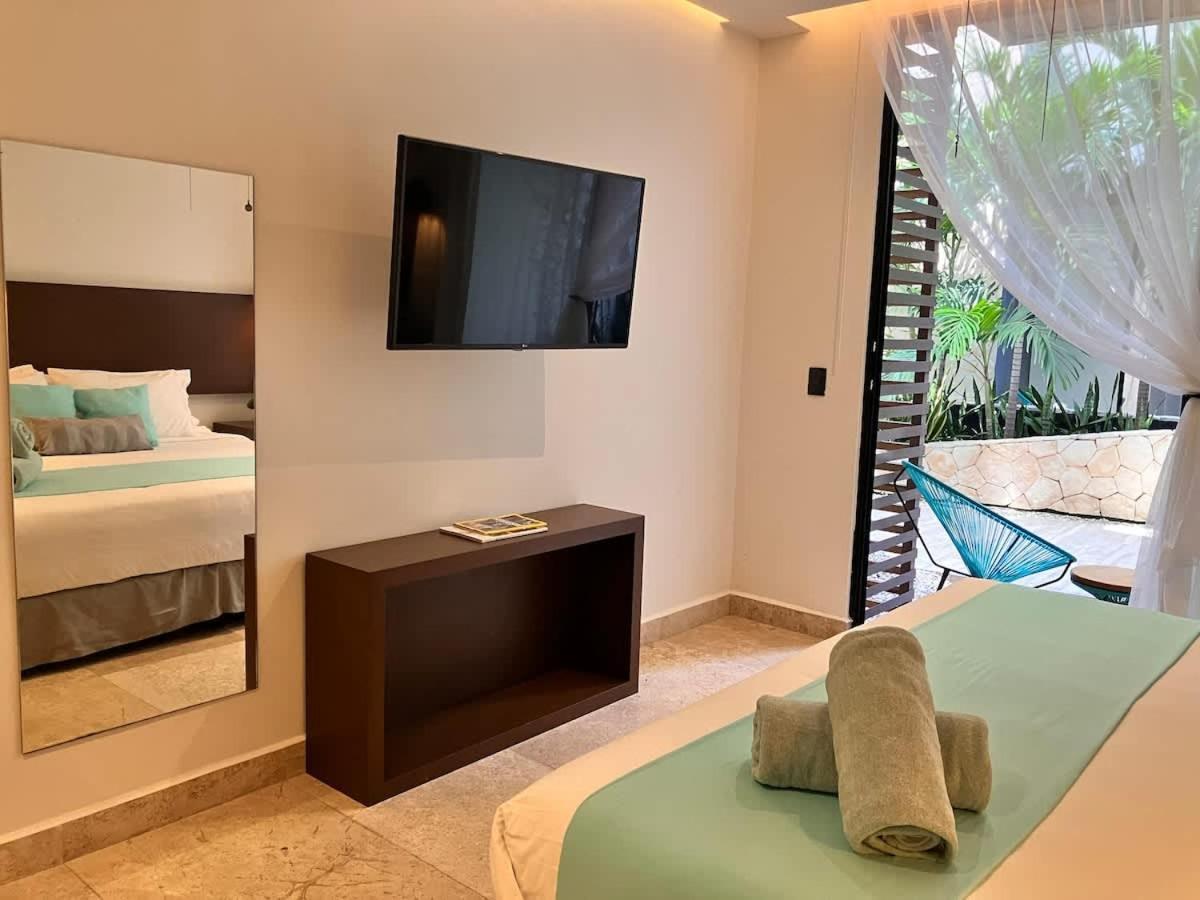 Master With Rooftop Pool And Gym Wifi Free Parking Near Apartamento Playa del Carmen