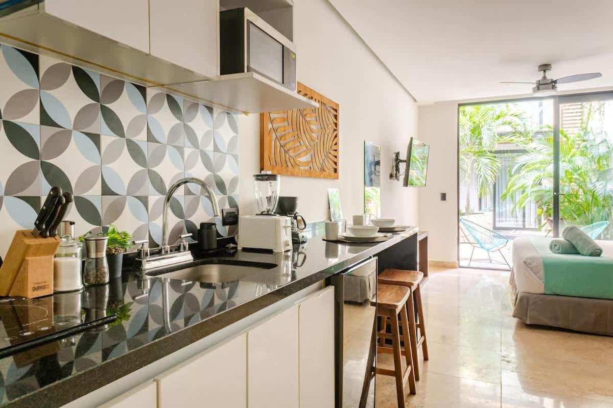 Master With Rooftop Pool And Gym Wifi Free Parking Near Playa del Carmen